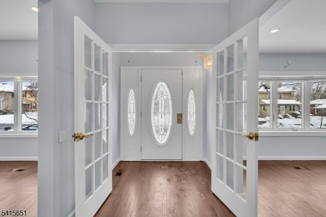 Building Photo - 323 Van Houten Ave