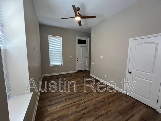 Building Photo - 3308 Lemp Ave
