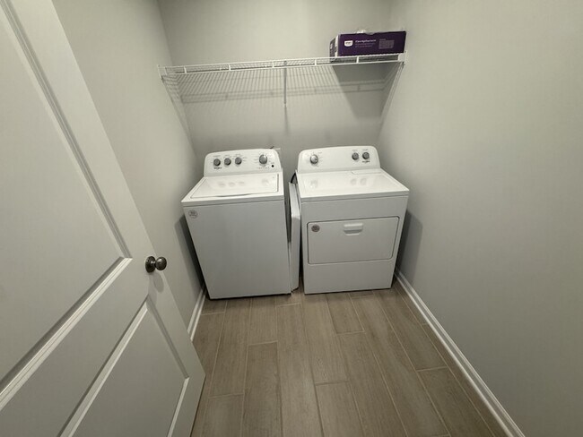Building Photo - 511 Forsberg Ct