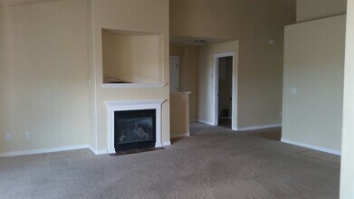 Building Photo - Cute Boise Townhouse