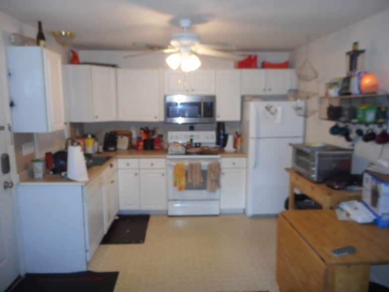 Kitchen with dishwasher/refrig - 35 Hamburg Tpke