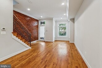 Building Photo - 1113 Independence Ave SE