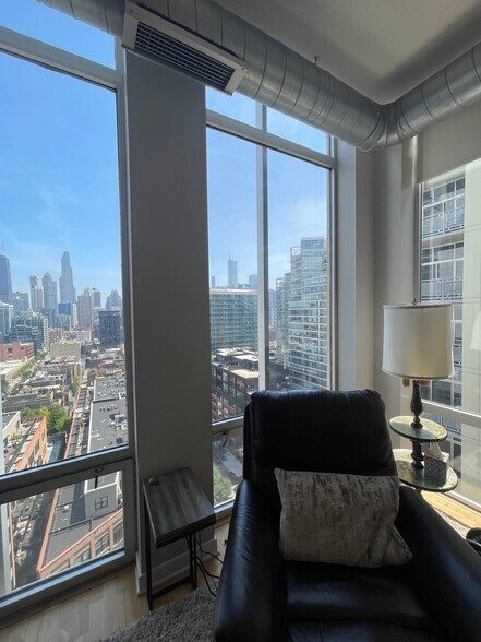 View - 720 N Larrabee St Unit 1707