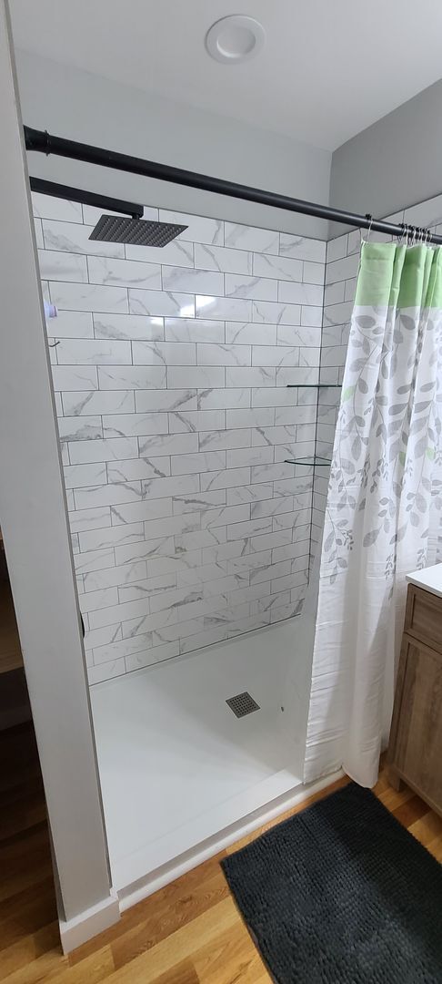 Building Photo - Short-Term Rental - Less than 10mins from ...