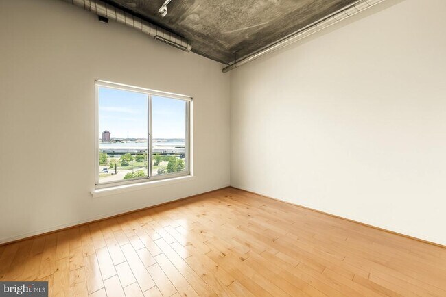 Building Photo - 1200 Steuart St