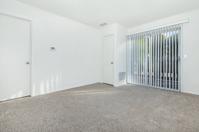 Building Photo - Pinecrest Apartment Homes