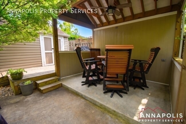 Building Photo - 16 Elm Rd