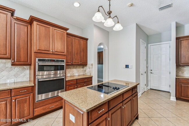Building Photo - 263 Stonewell Dr