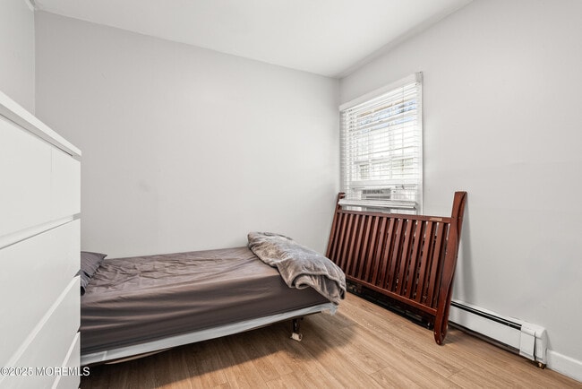 Building Photo - 404 Brookside Ave