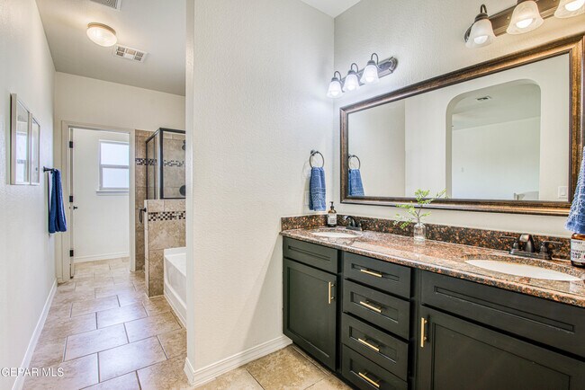 Building Photo - 7751 Enchanted Path Dr