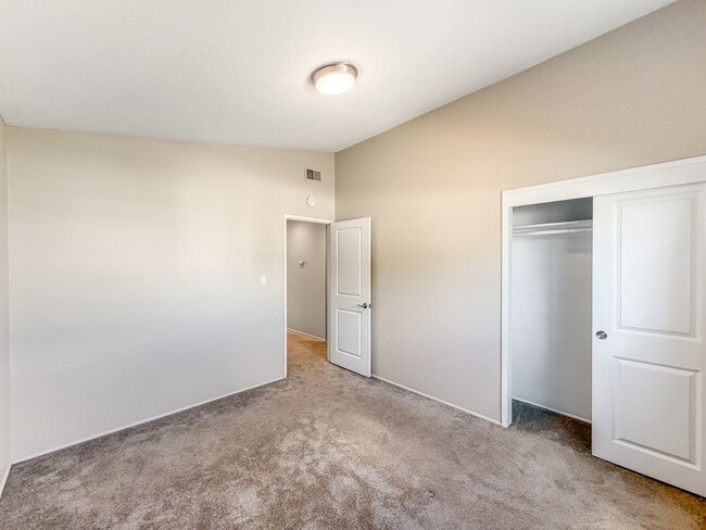 Building Photo - Stunning 3B/2BA Spacious House with Attached Garage and Large Yard in Clairemont!