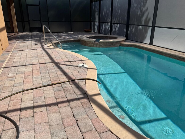 Building Photo - 11745 Via Lucerna Cir