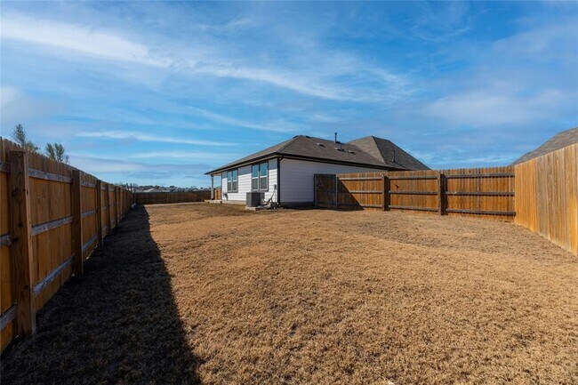 Building Photo - 241 Sweetwater Crk Ln