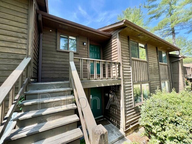 Primary Photo - 530 Courtwood Ln