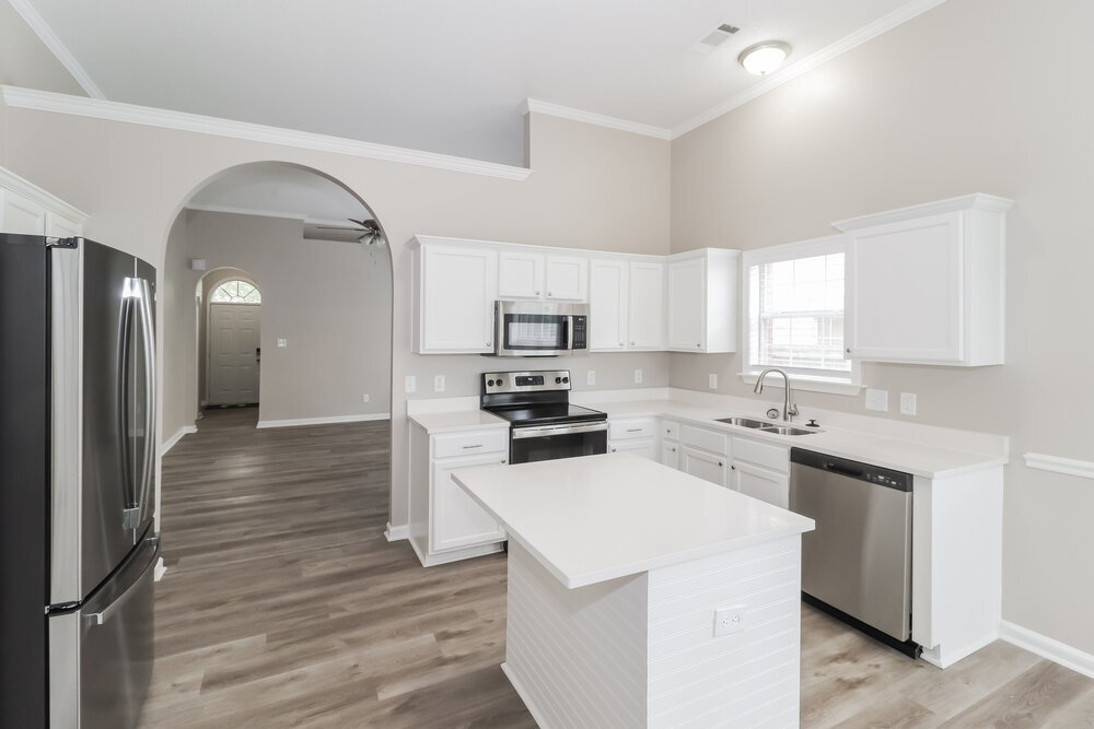 Building Photo - 8645 Valmont Cir