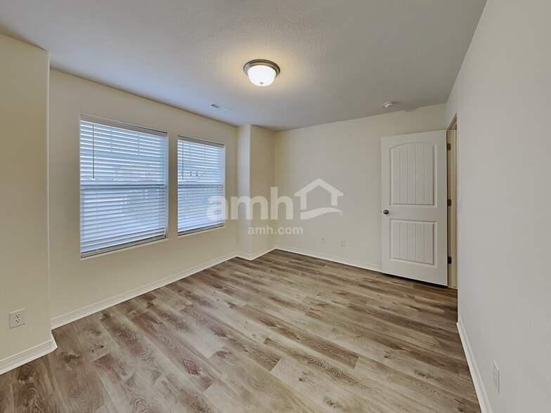 Building Photo - 6441 Stonefly Dr