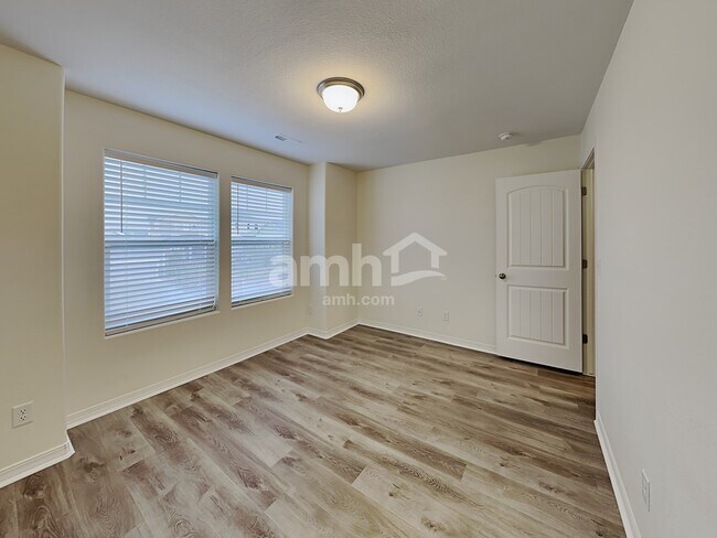 Building Photo - 6441 Stonefly Dr