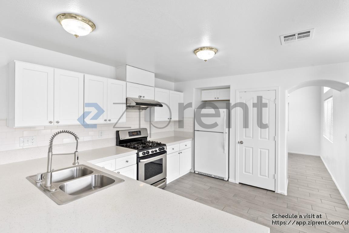 Building Photo - 2085 Lipari Ct