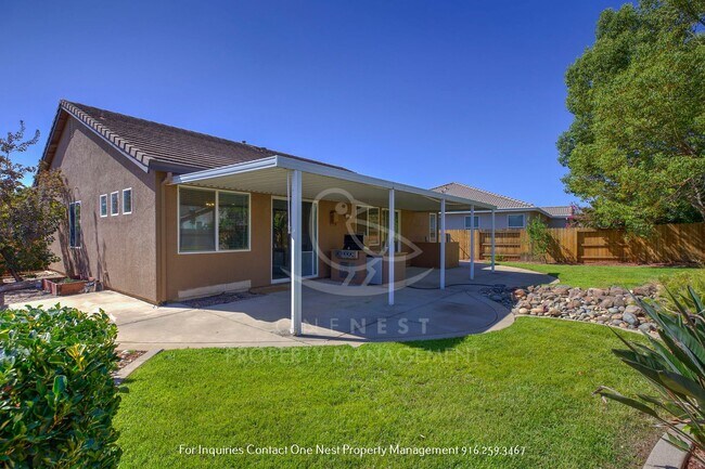 Building Photo - Beautiful 4 BD 2 BA Lincoln Home