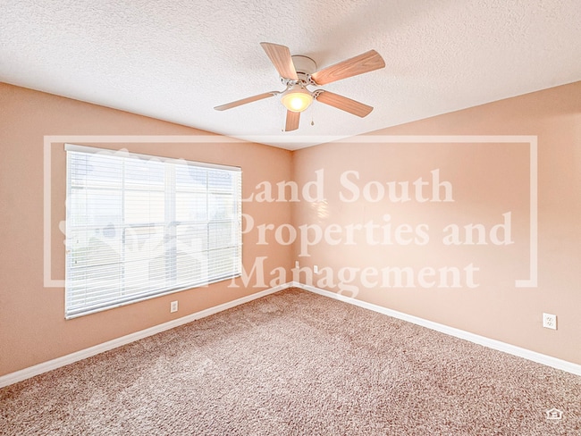 Building Photo - 5432 River Rock Rd