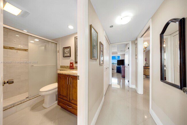 Building Photo - 3095 N Course Dr