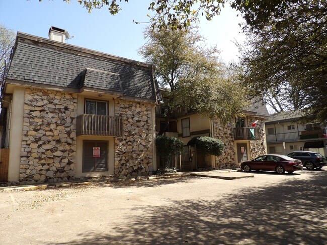 Primary Photo - 4314 Travis St