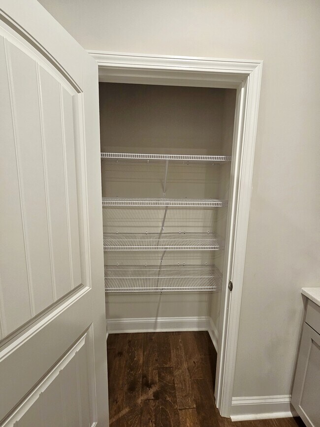 Building Photo - 9 Red Lion Rd