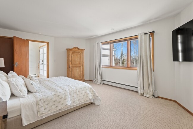 Building Photo - 126 Edgewood Ln