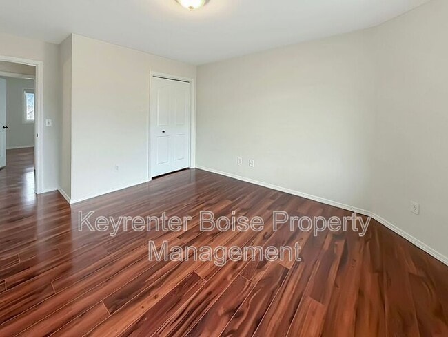 Building Photo - 2807 Mink Pl