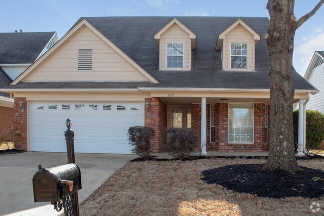 Building Photo - 1253 Greenwich Dr