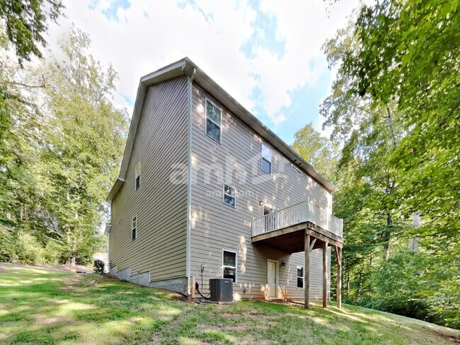 Building Photo - 3041 Greenmont Cir