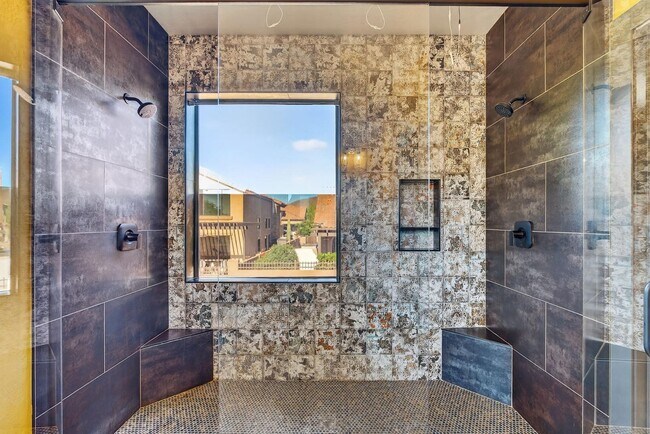 Building Photo - 6932 E Pearl St