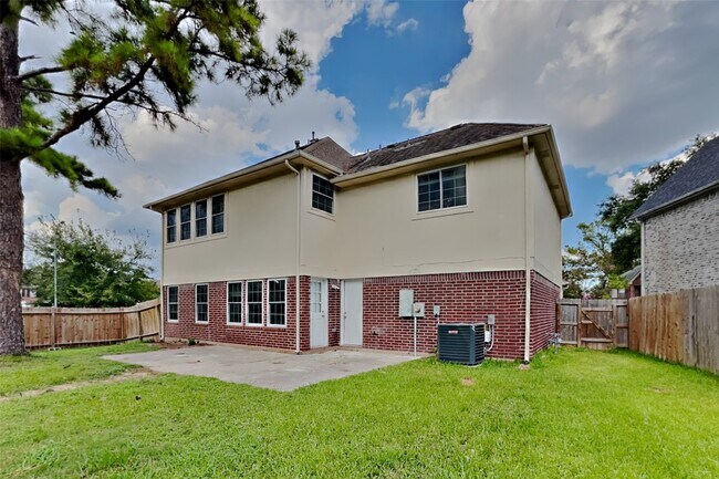 Building Photo - 5511 Pipingwood Dr