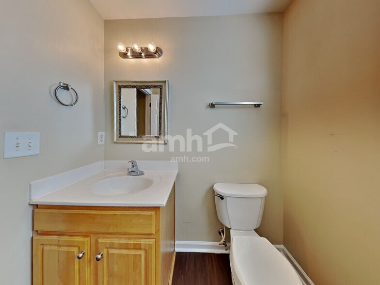 Building Photo - 248 Glenn Allen Rd