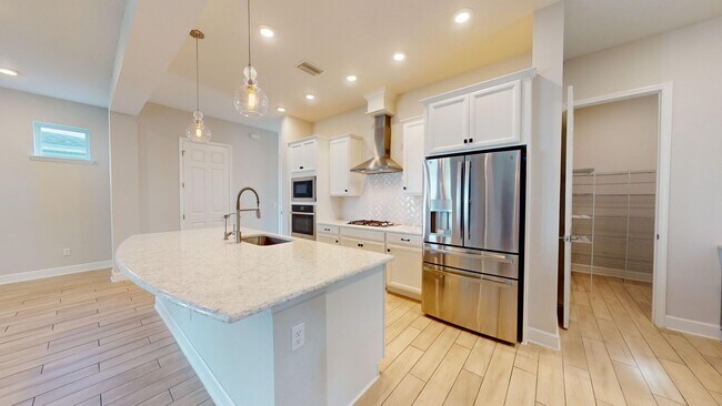 Building Photo - Stunning 3 bedroom home for rent in Shearw...