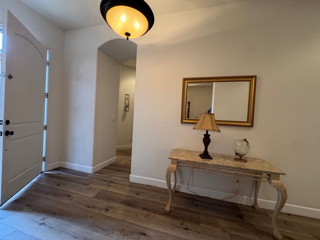 Building Photo - 3111 Esmeralda Dr
