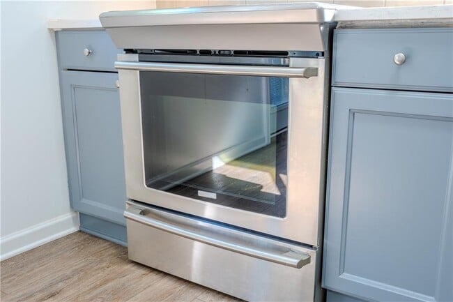 Building Photo - 8025 Cedar Cove