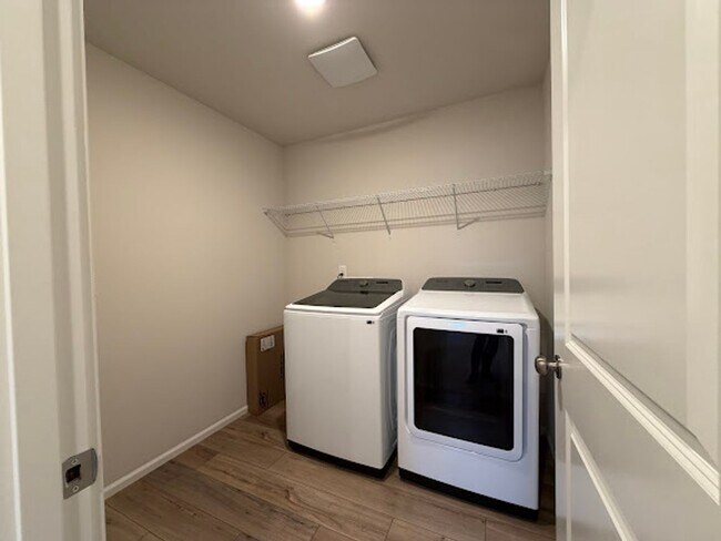 Building Photo - A Perfect Blend of New & Timeless – 4BR, 3BA Haven