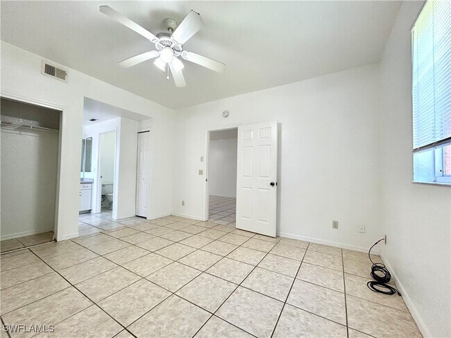 Building Photo - 1117 SW 48th Terrace