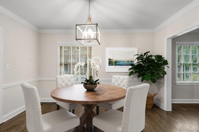 Building Photo - 140 Rumson Rd NE