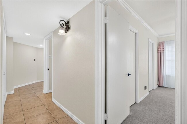 Building Photo - 609 Peerman Pl