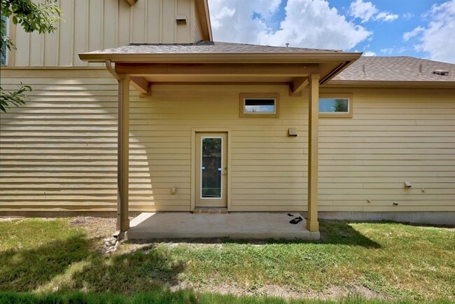 Building Photo - 11106 Railway Ln
