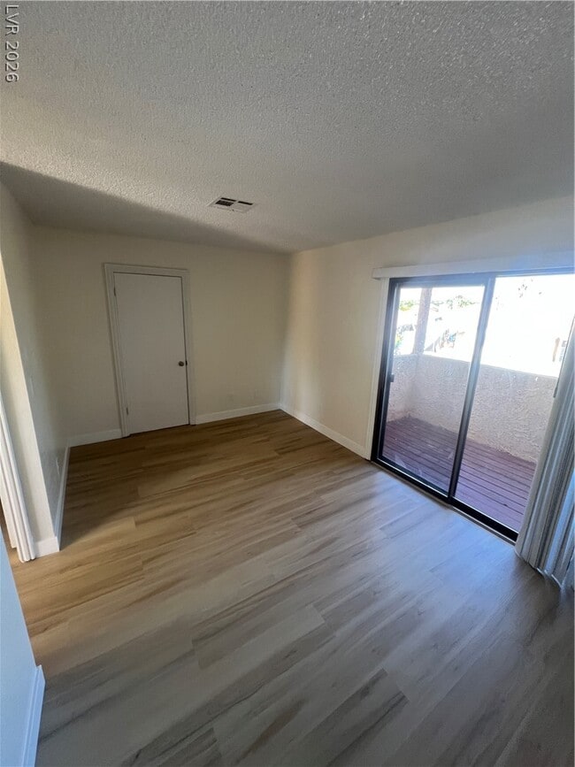 Building Photo - 3939 S Torrey Pines Dr