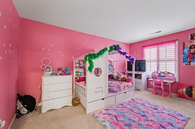 Building Photo - Spacious 3-Bedroom Home in Desirable Olivehurst Neighborhood