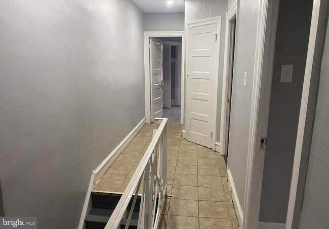 Building Photo - 6550 Regent St