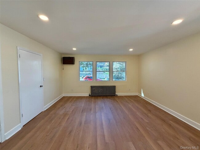 Building Photo - 116 Alexander Ave