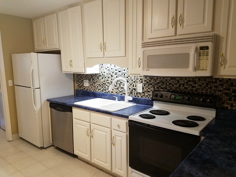 Renovated kitchen - 1822 A, Lela Lane