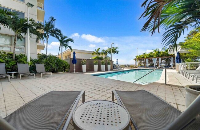 Building Photo - 3250 NE 1st Ave