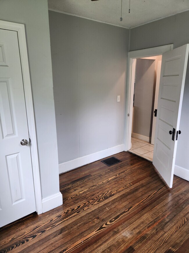 back bedroom - 1239 Franklin St