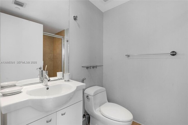 Building Photo - 17201 Collins Ave